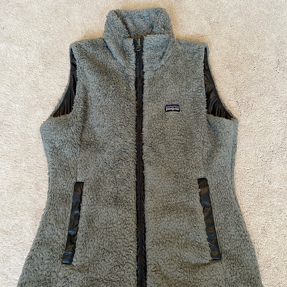 Women’s Patagonia Vests - Picture 4 of 4